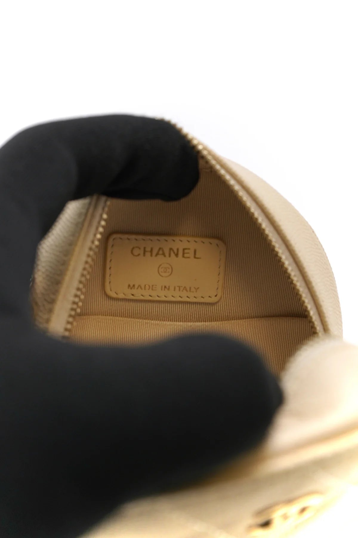 Chanel Caviar Quilted Round Clutch With Chain White