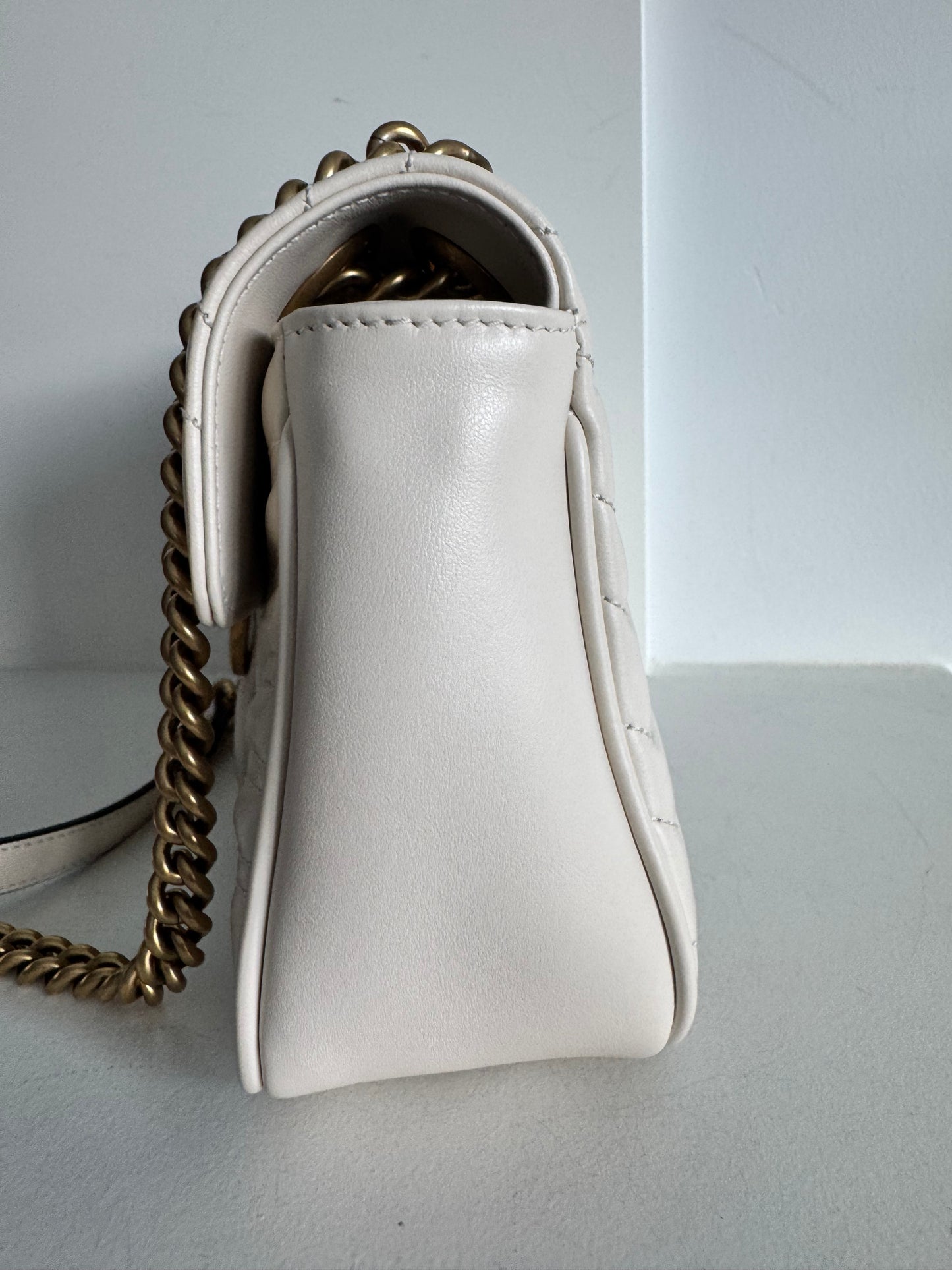 Gucci GG marmont medium shoulder bag