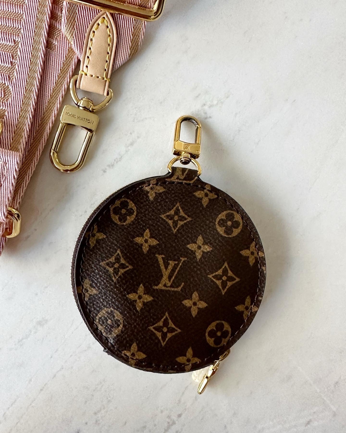 Louis Vuitton Multipochette Pink strap