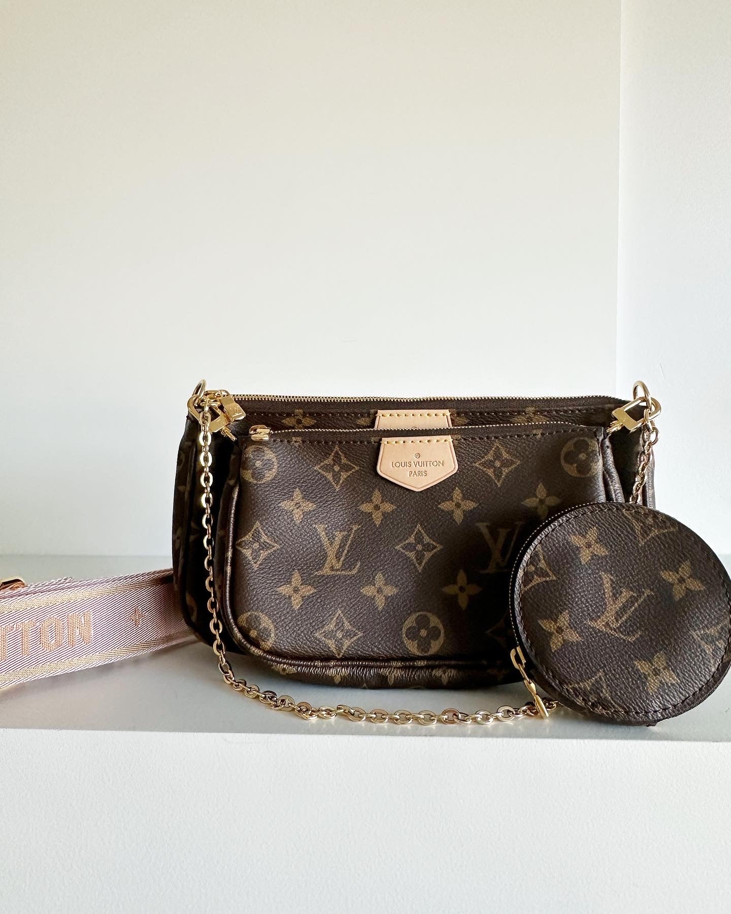 Louis Vuitton Multipochette Pink strap