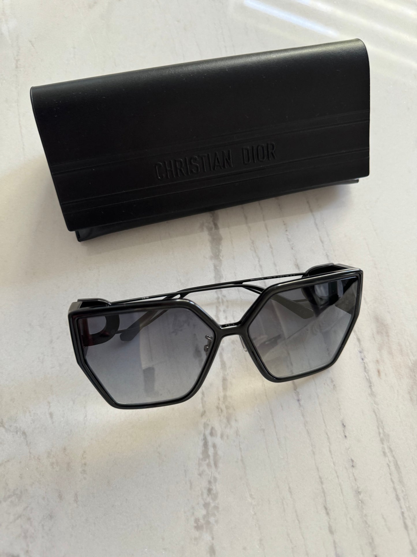 Dior 30 Montaigne glasses, black