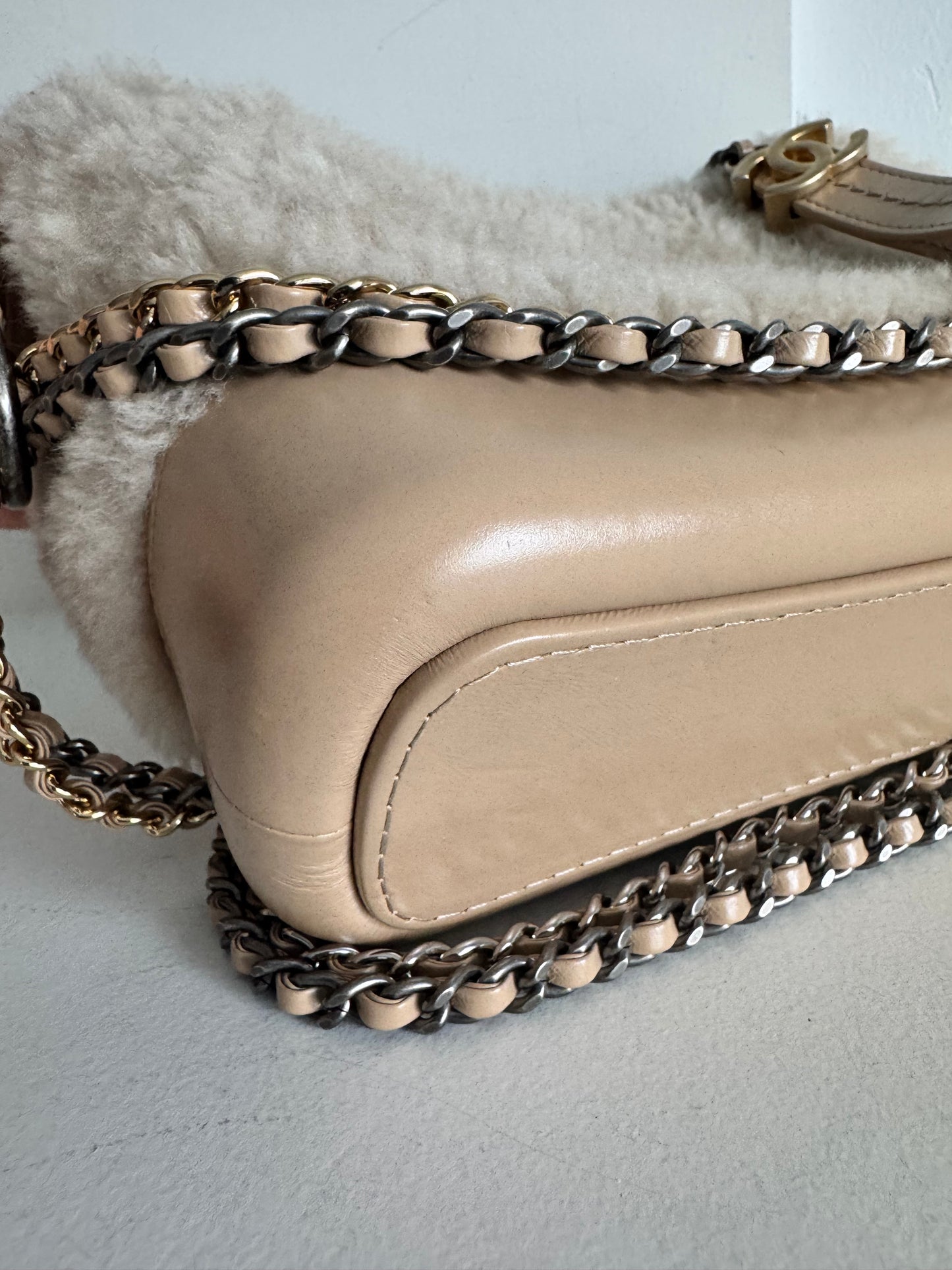 Chanel Gabrielle Hobo Small Shearling beige