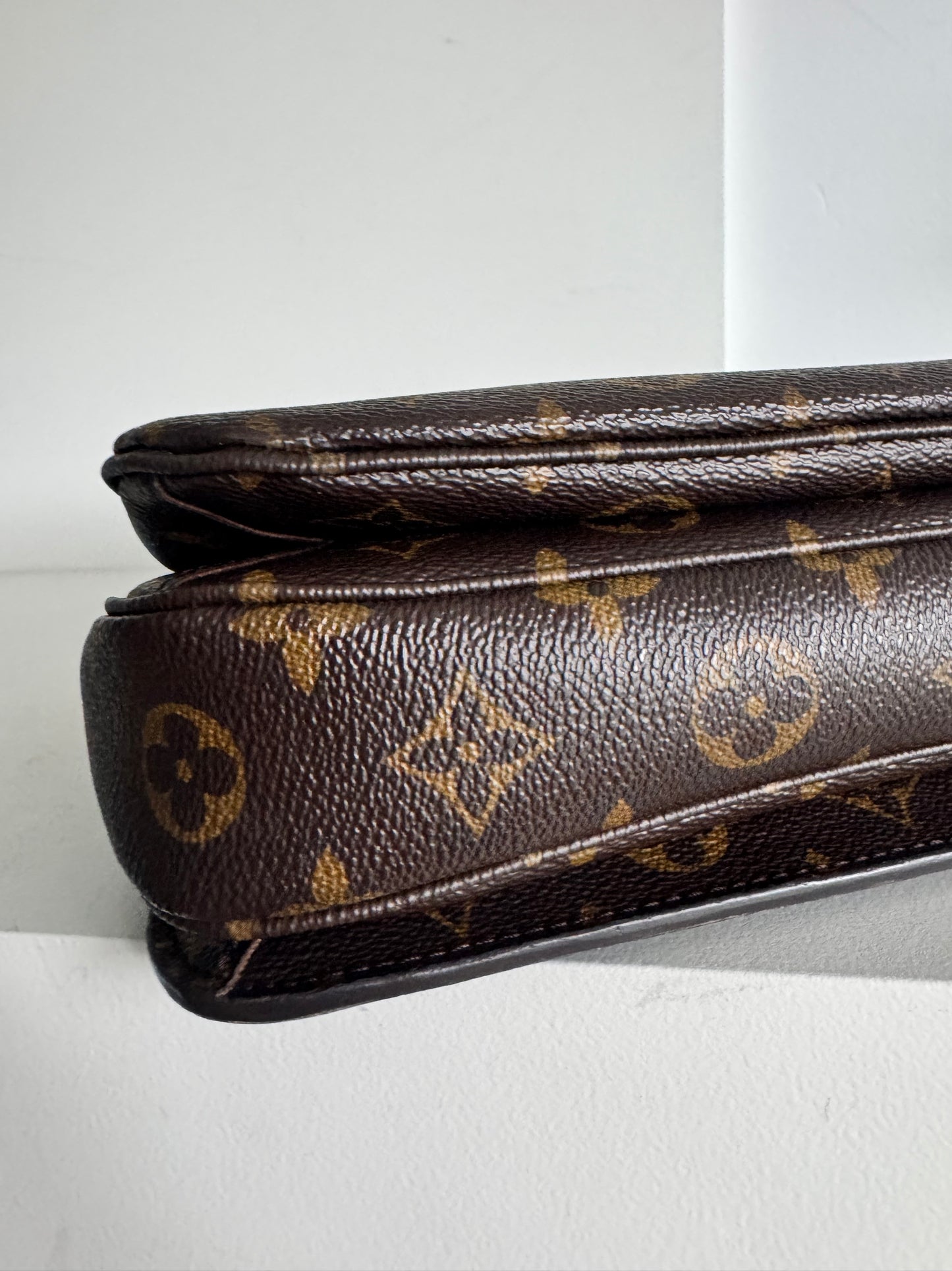 Louis Vuitton Pochette Metis Monogram