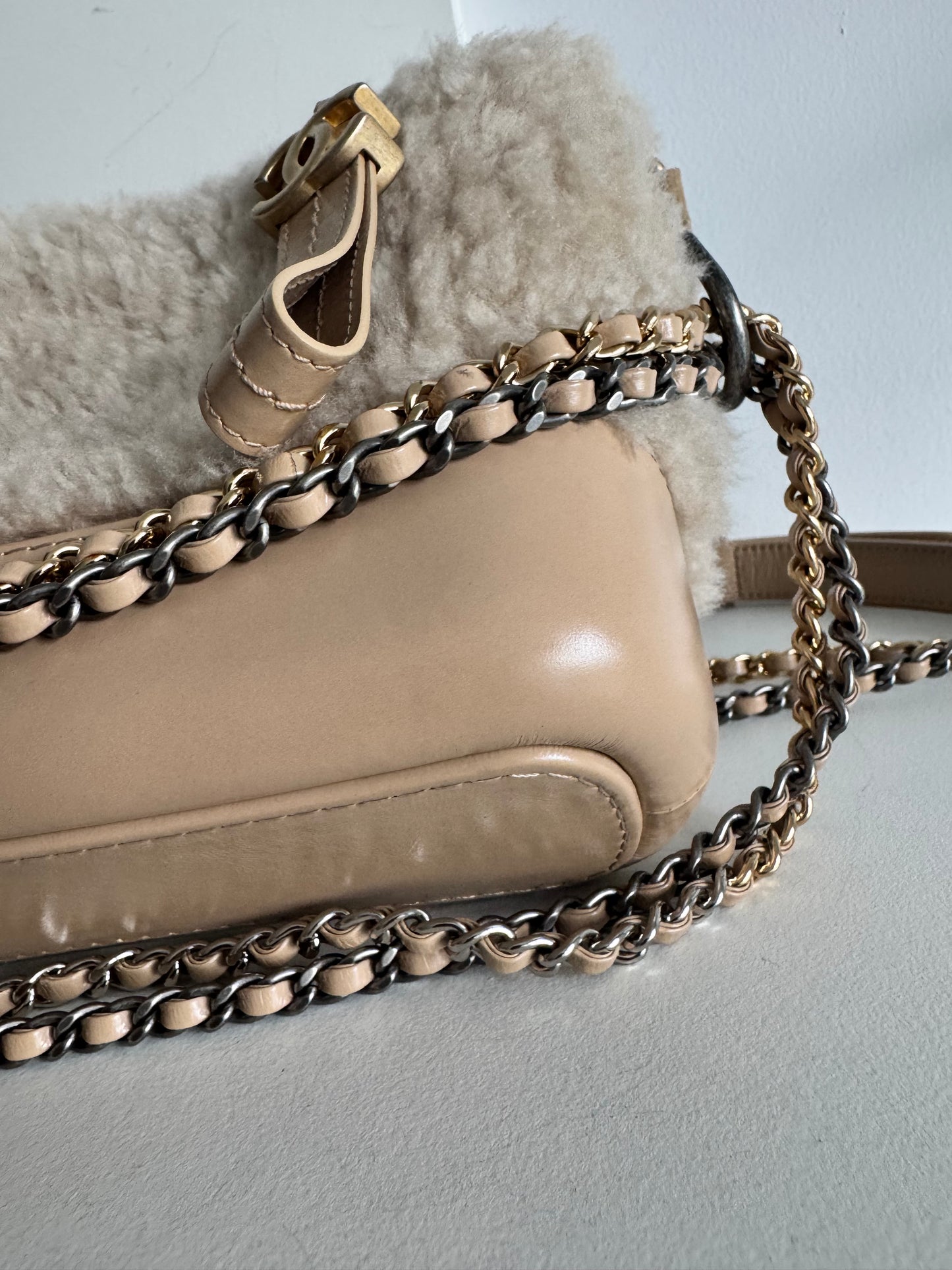 Chanel Gabrielle Hobo Small Shearling beige