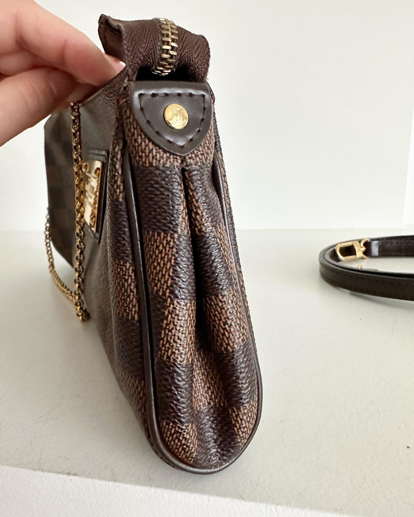 Louis vuitton eva clutch on chain , DE