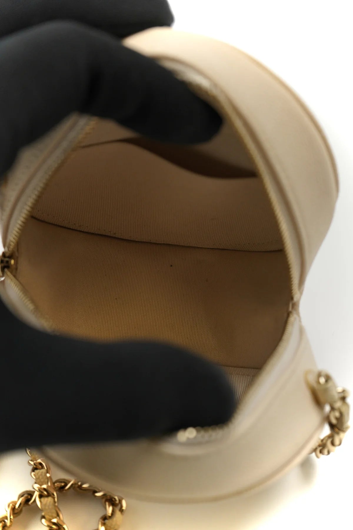 Chanel Caviar Quilted Round Clutch With Chain White