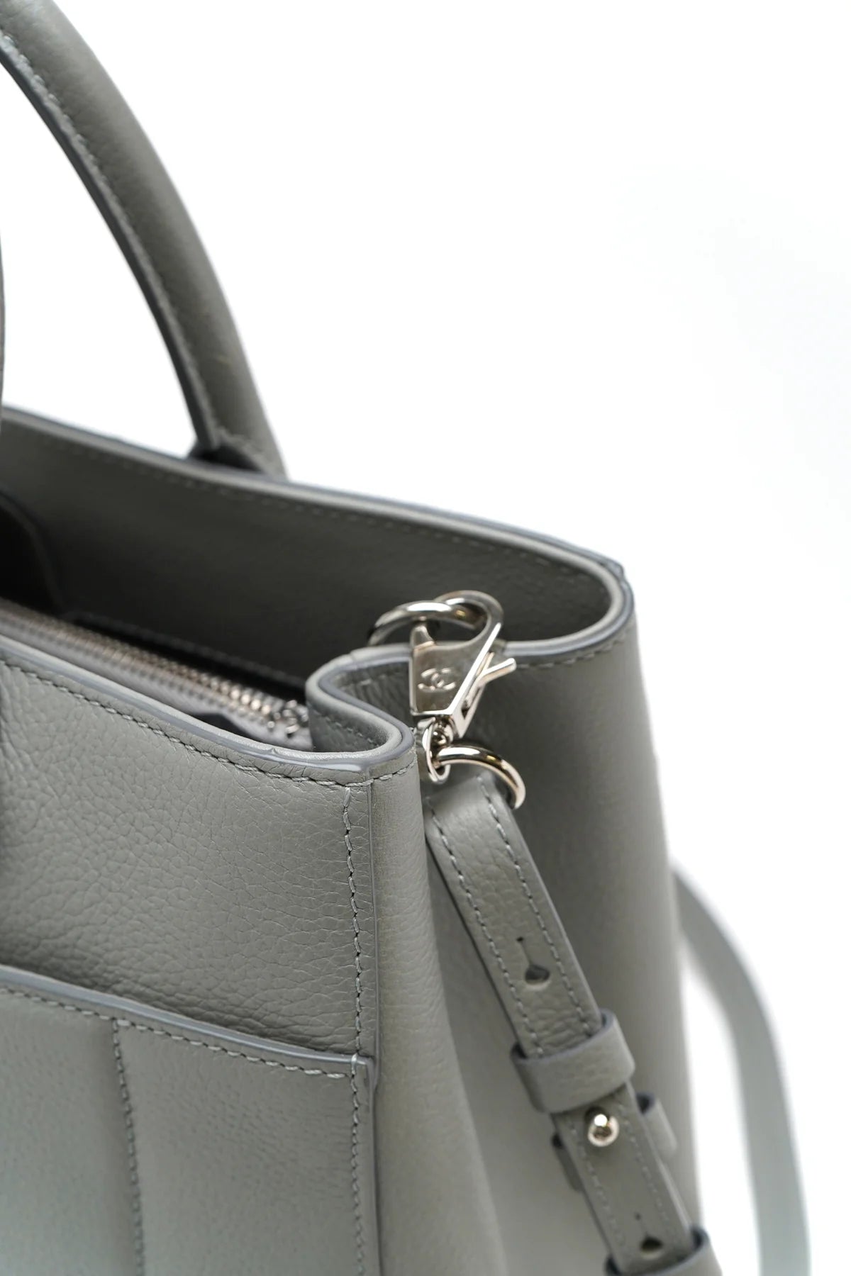 Chanel Grained Calfskin Small Neo Executive Shopper Tote Grey