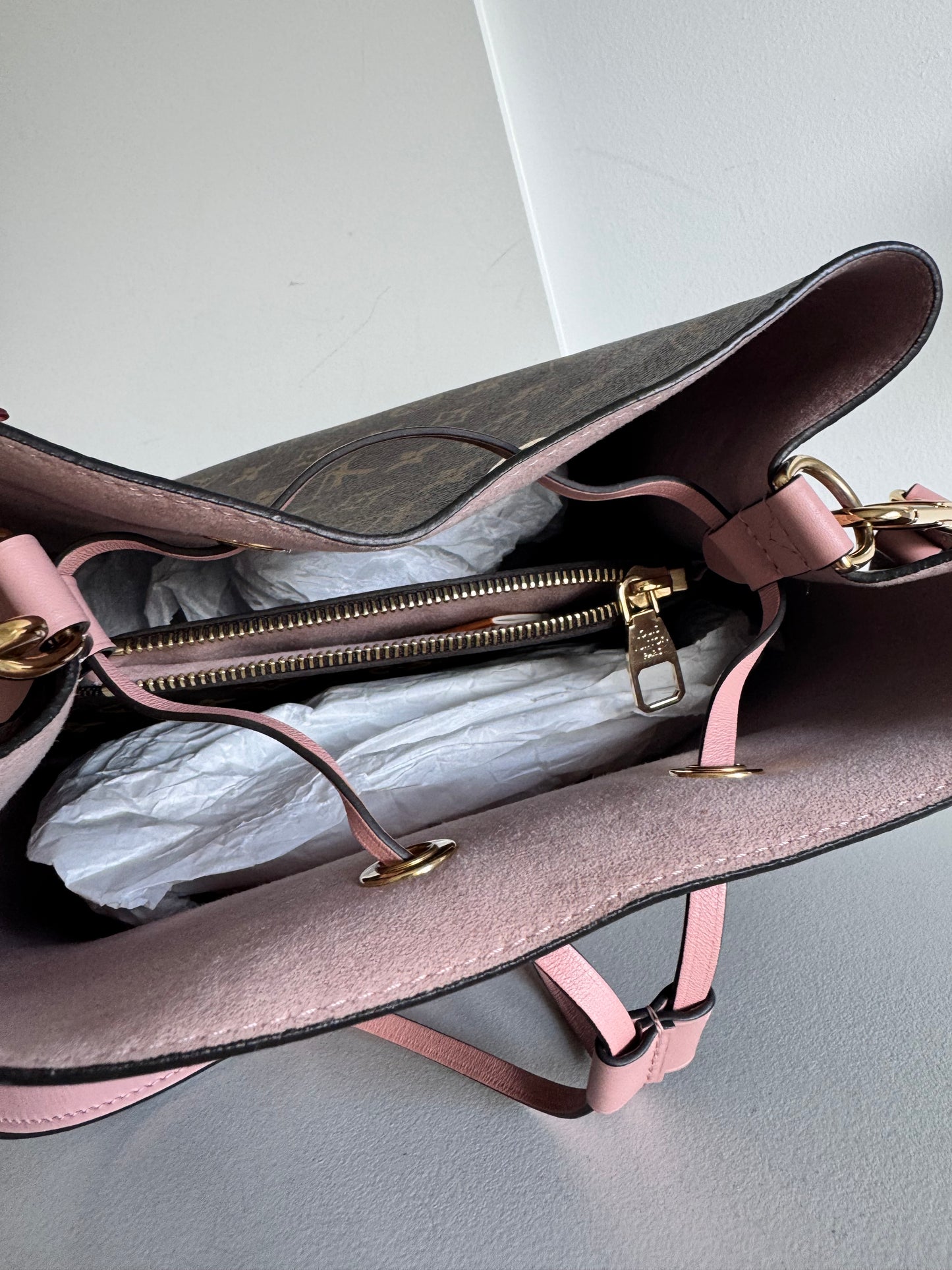 Louis Vuitton NeoNoe MM bag