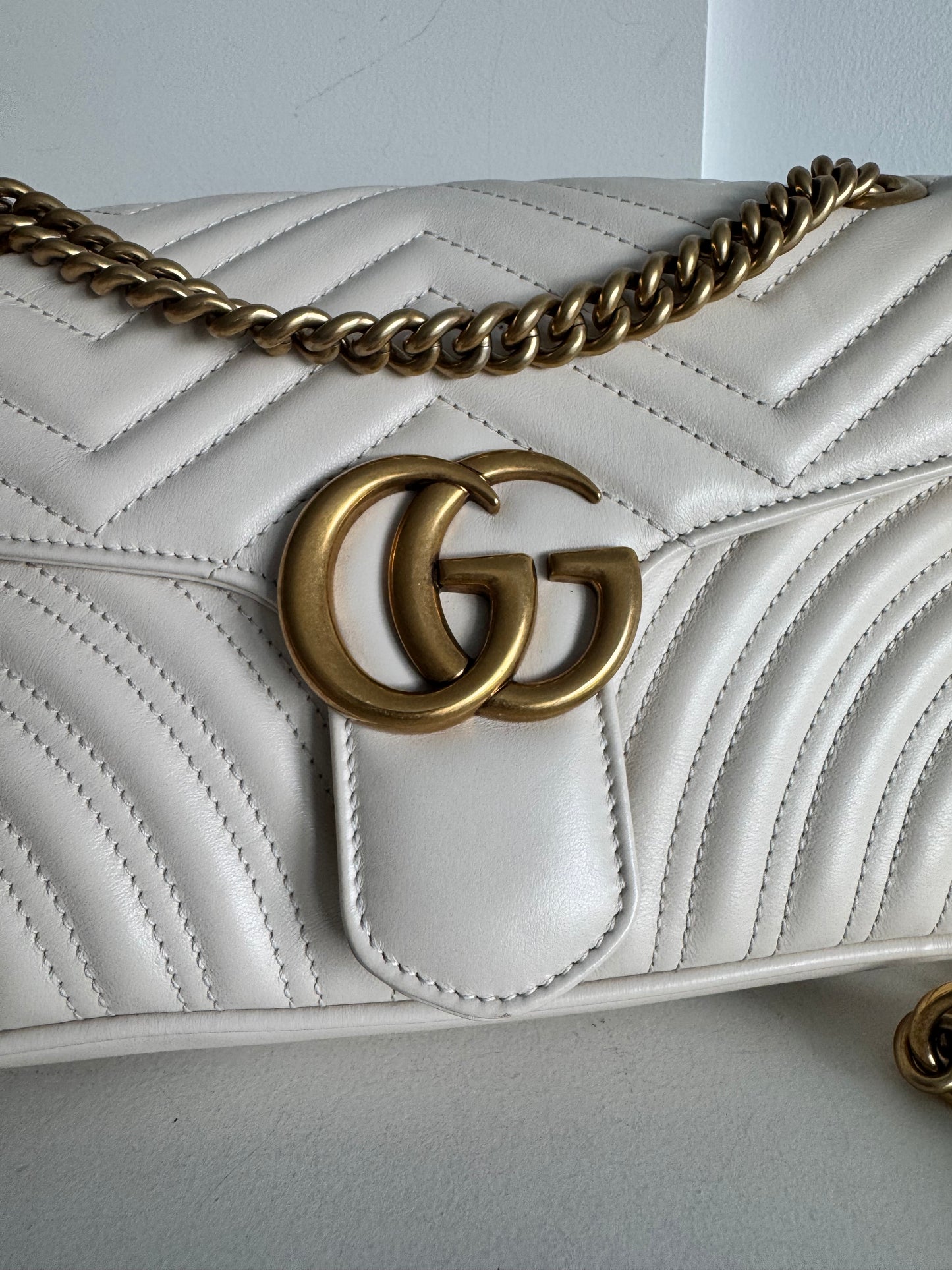 Gucci GG marmont medium shoulder bag