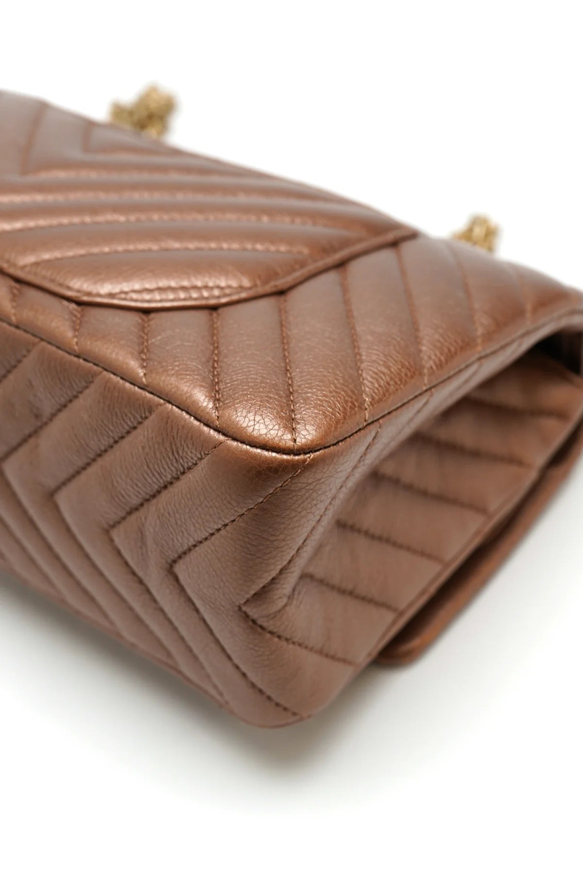 Chanel Metallic Calfskin Chevron Quilted 2.55 Reissue 226 Flap Gold
