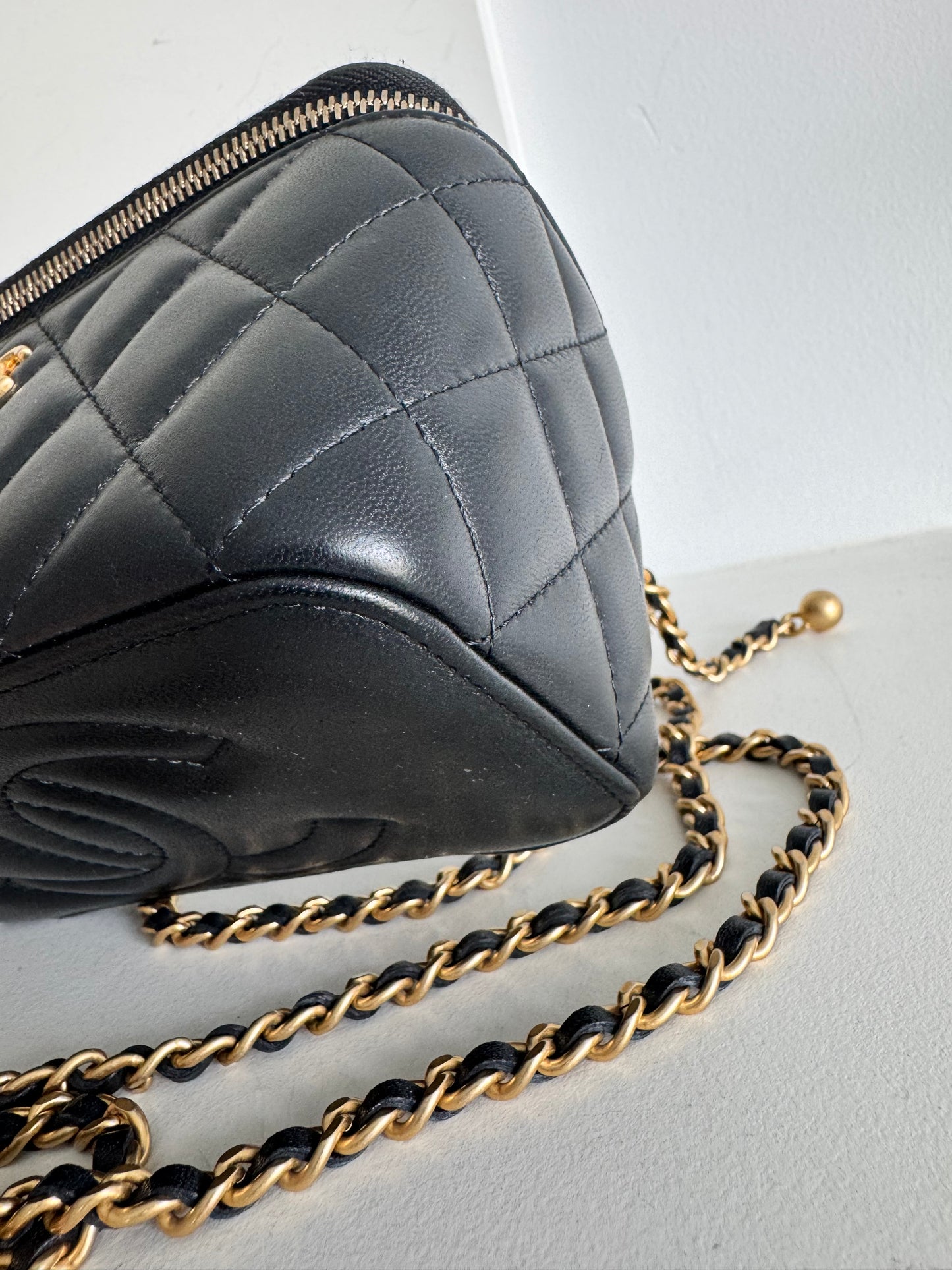 Chanel Pearl Crush Vanity Case, Black lambskin GHW