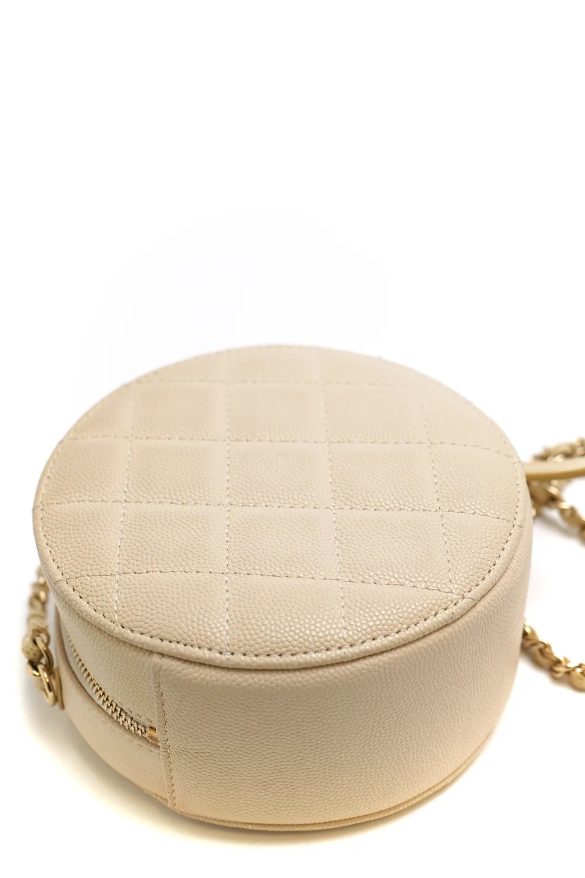 Chanel Caviar Quilted Round Clutch With Chain White