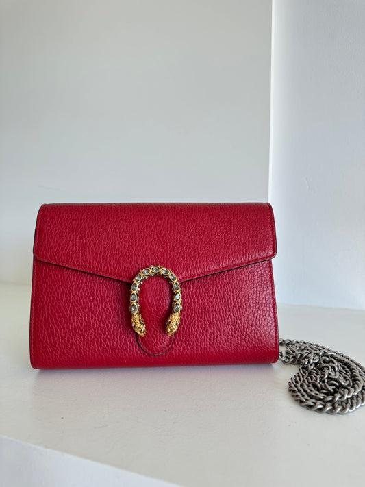 Gucci dionysus wallet on chain. Red