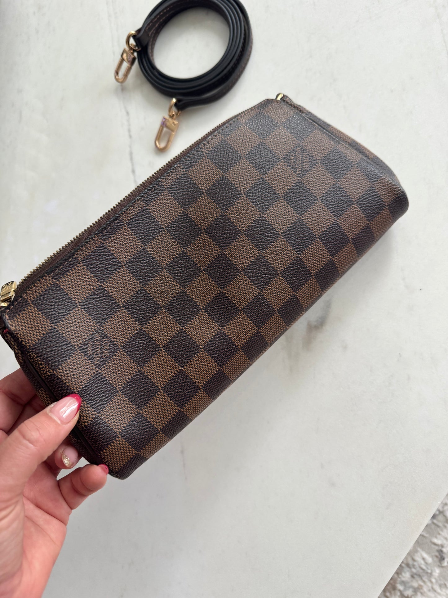 Louis Vuitton Eva Clutch On chain