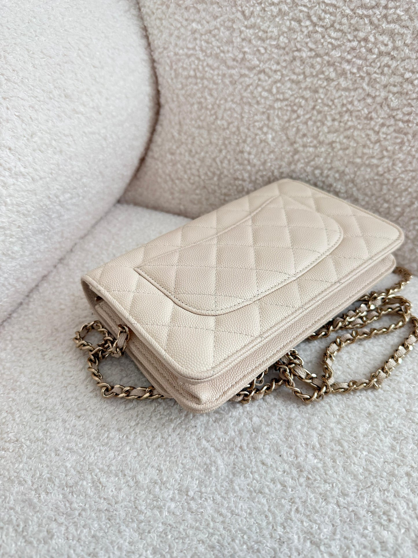 Chanel Caviar Waller On Chain Beige