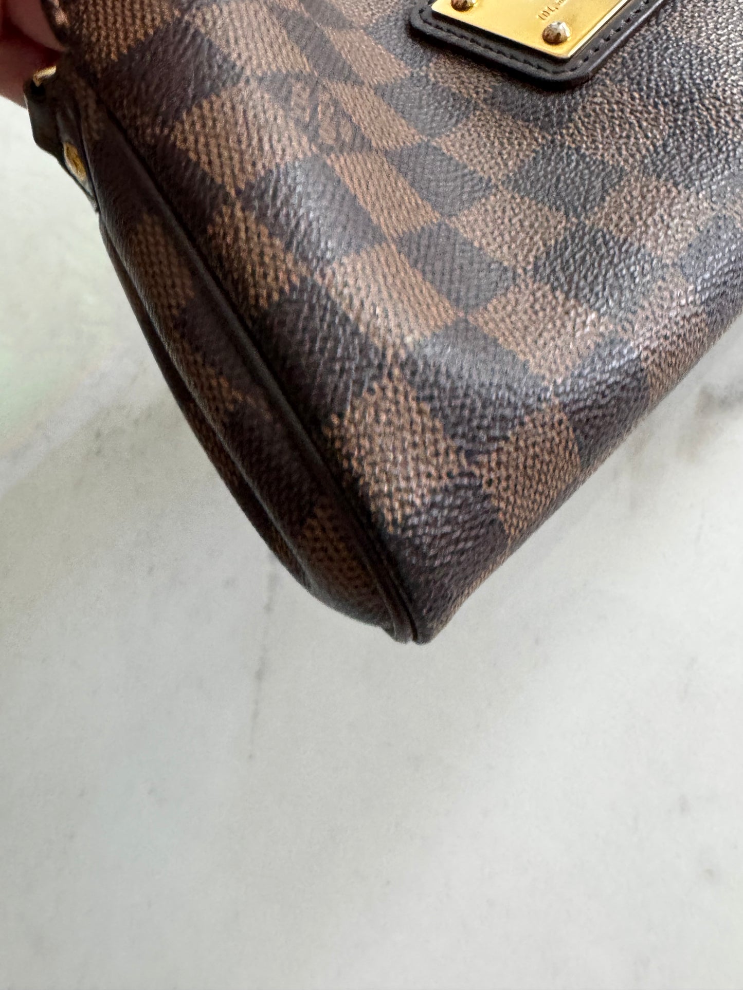 Louis Vuitton Eva Clutch On chain