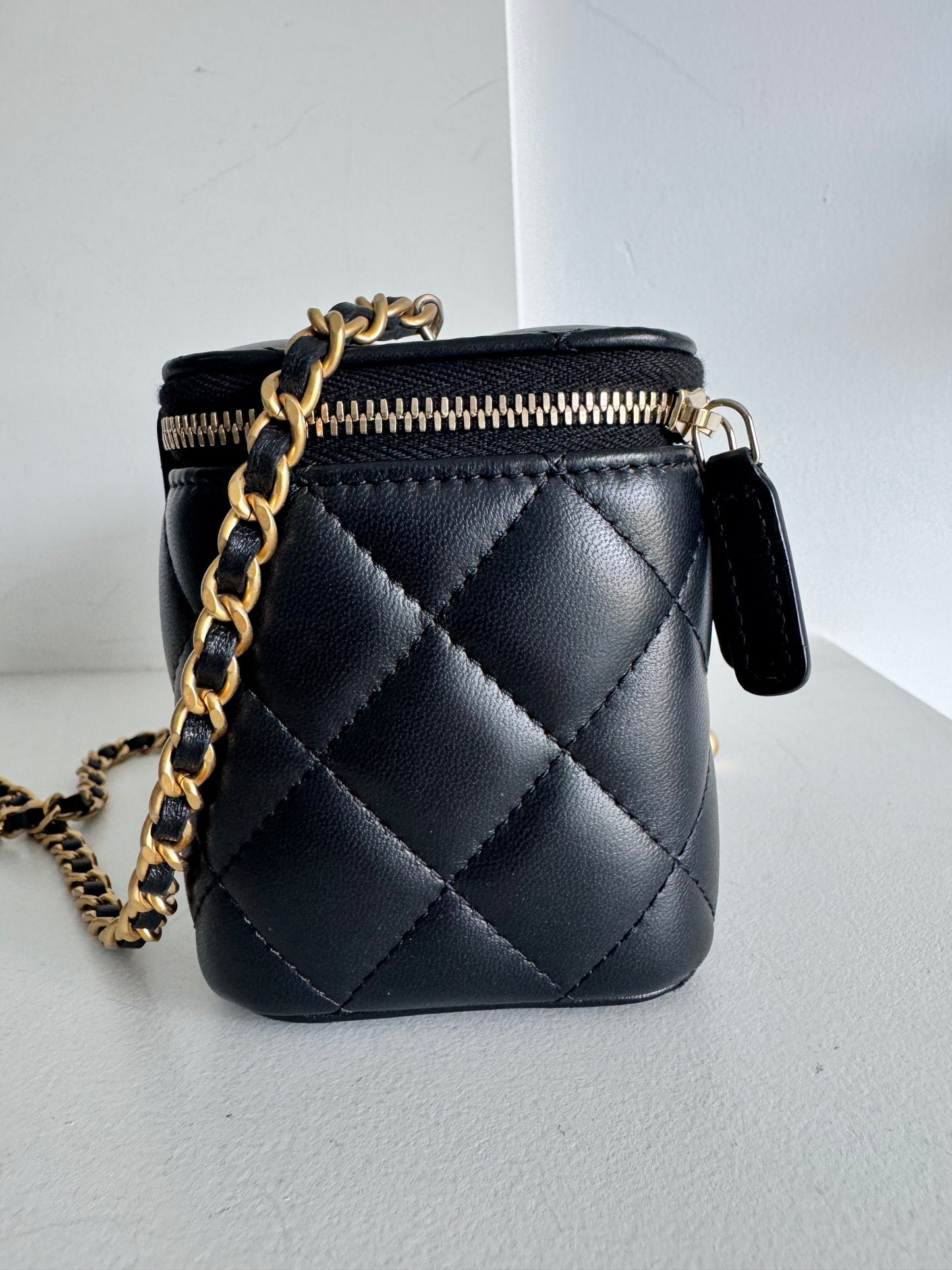Chanel Pearl Crush Vanity Case, Black lambskin GHW