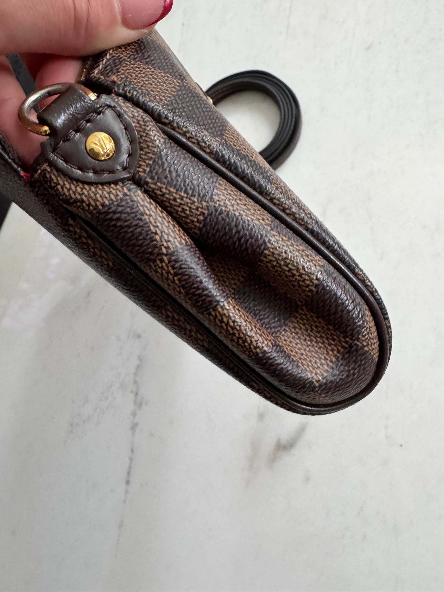 Louis Vuitton Eva Clutch On chain