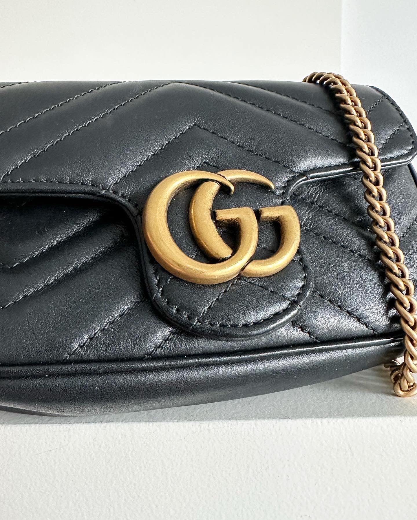 Gucci marmont super mini bag