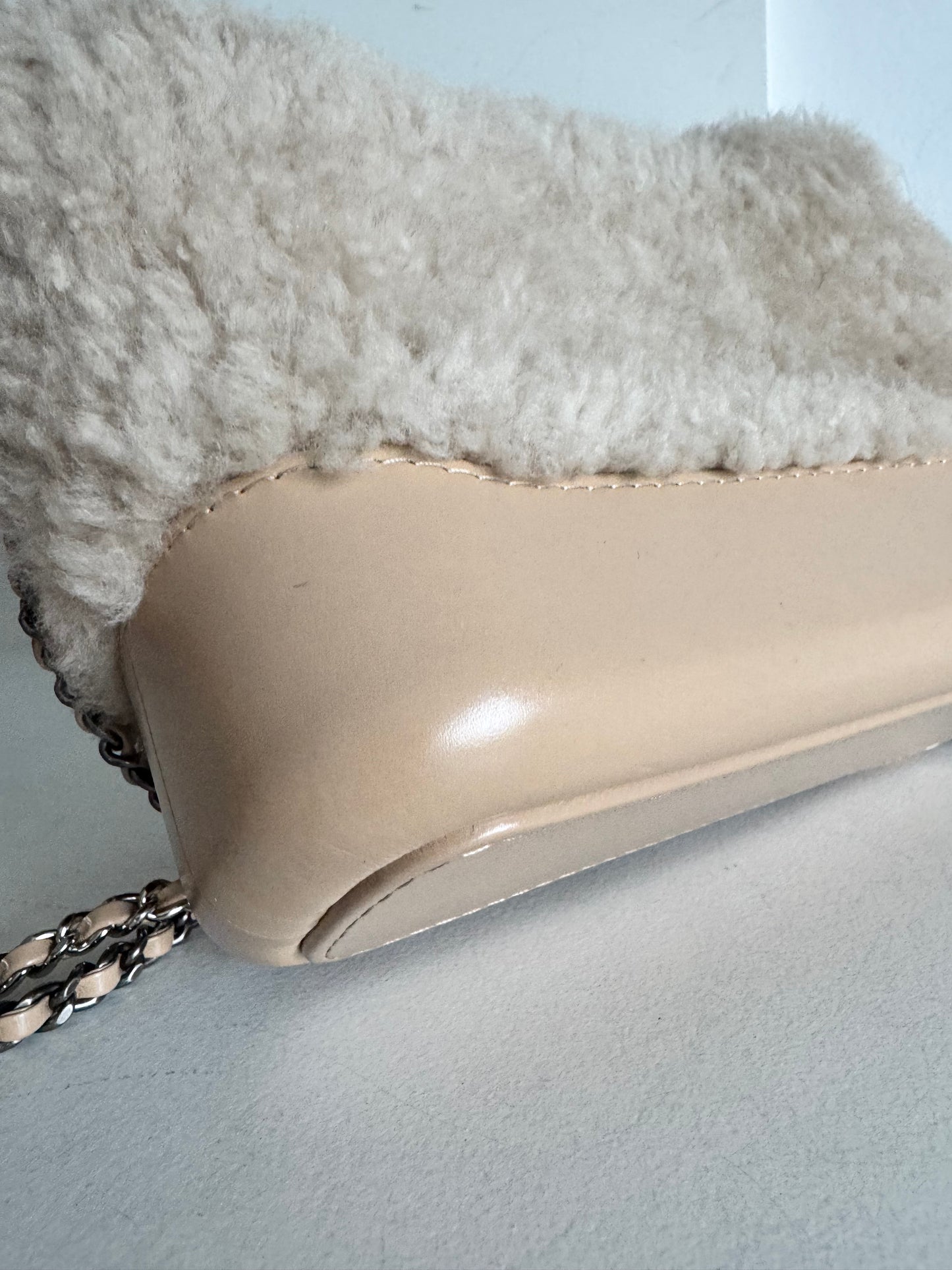 Chanel Gabrielle Hobo Small Shearling beige