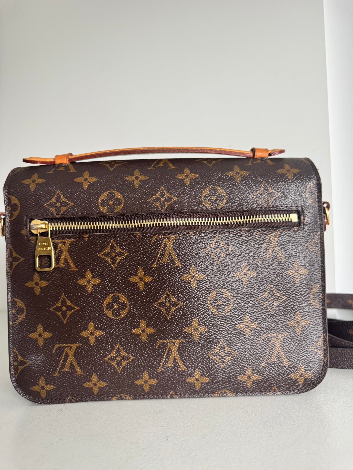 Louis Vuitton Pochette Metis Monogram