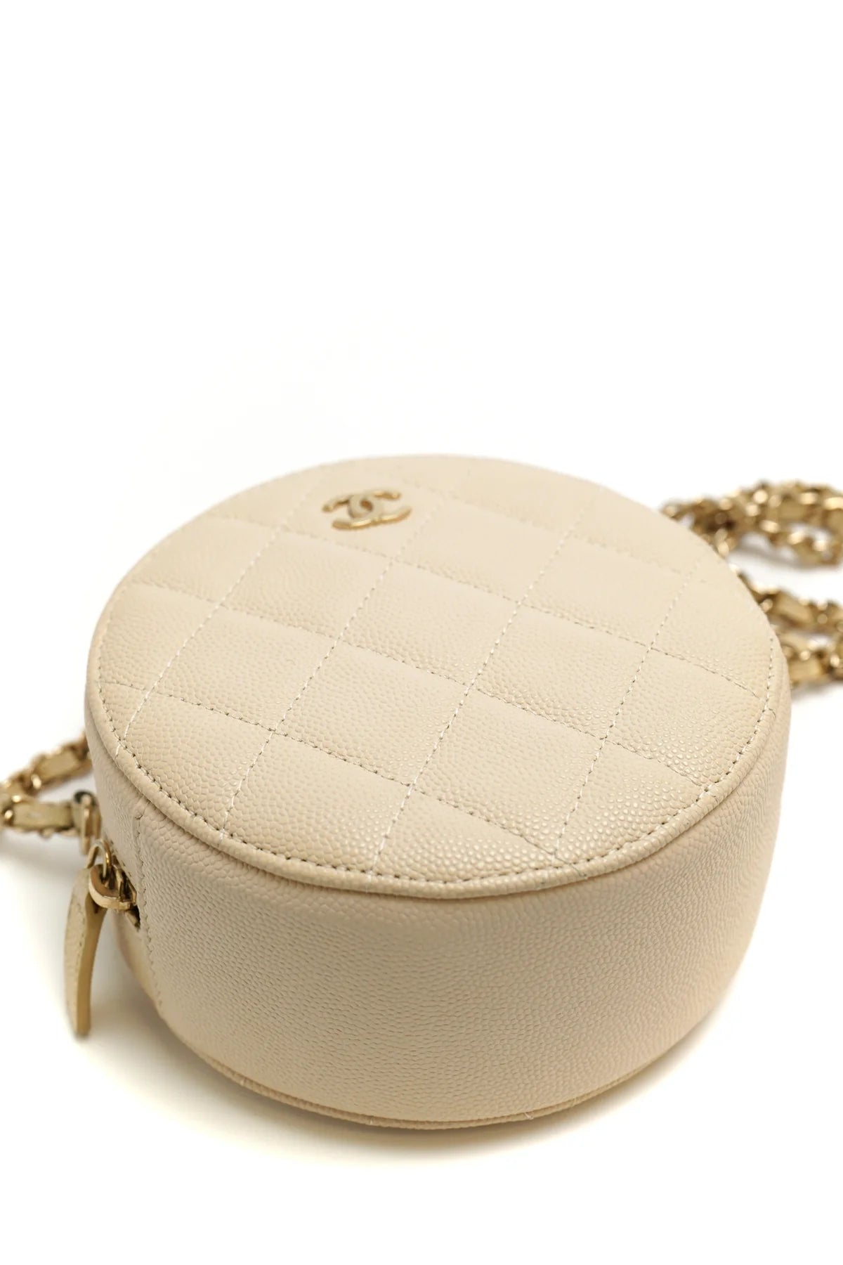 Chanel Caviar Quilted Round Clutch With Chain White
