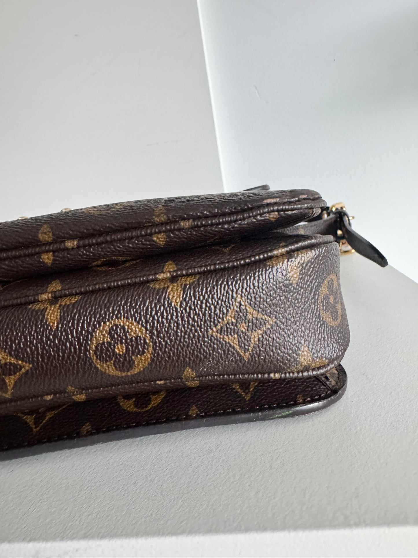 Louis Vuitton Pochette Metis Monogram