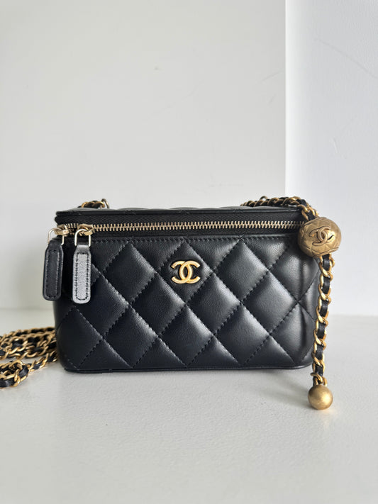 Chanel Pearl Crush Vanity Case, Black lambskin GHW