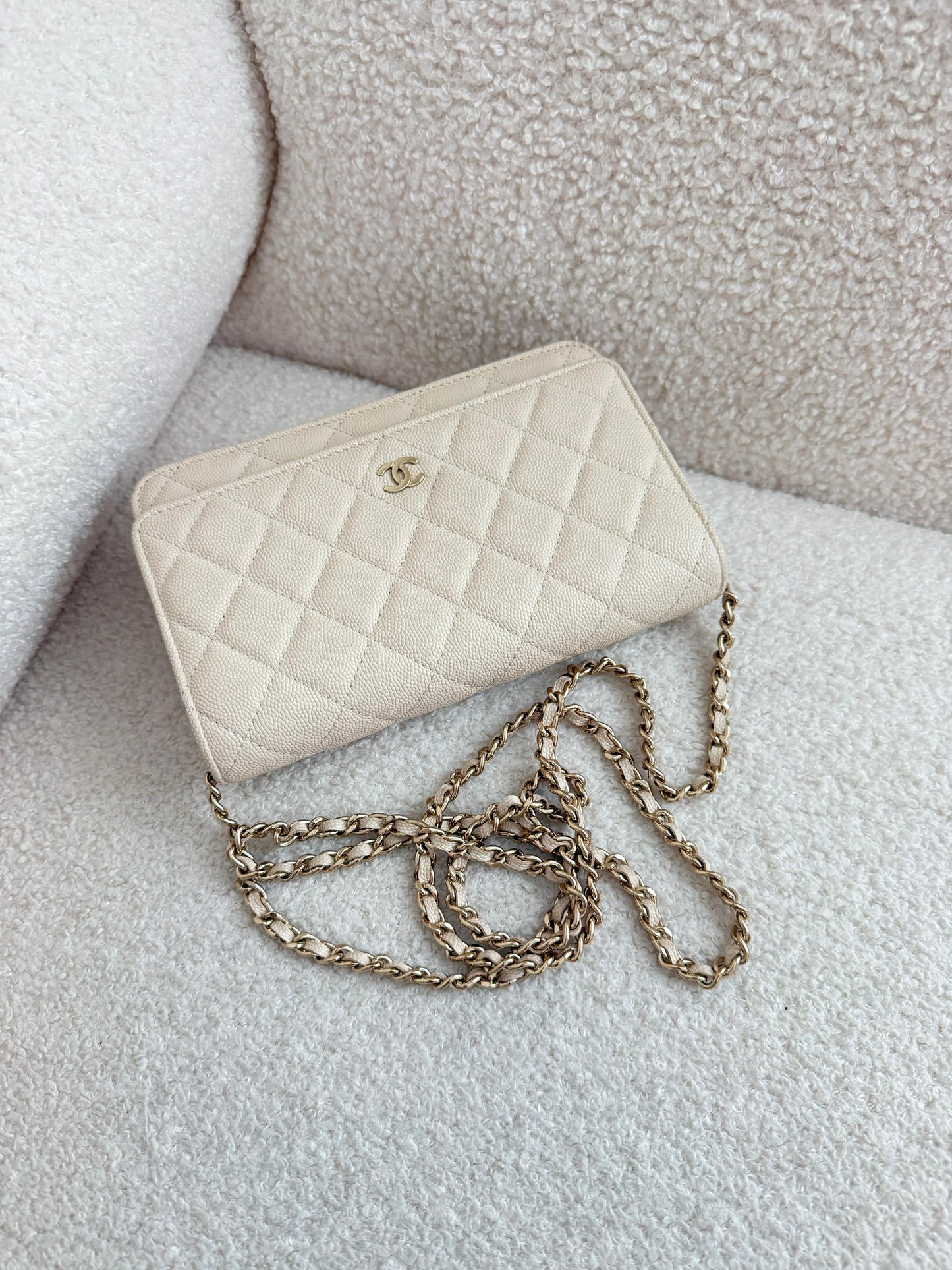 Chanel Caviar Waller On Chain Beige