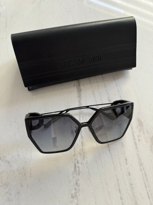 Dior 30 Montaigne glasses, black