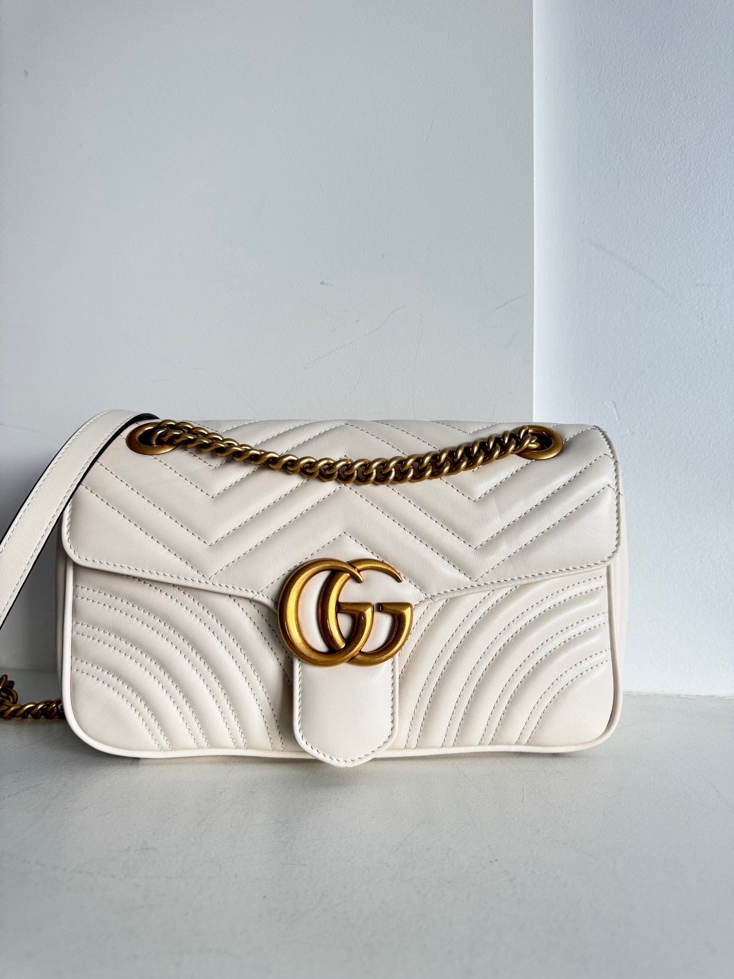 Gucci GG marmont medium shoulder bag