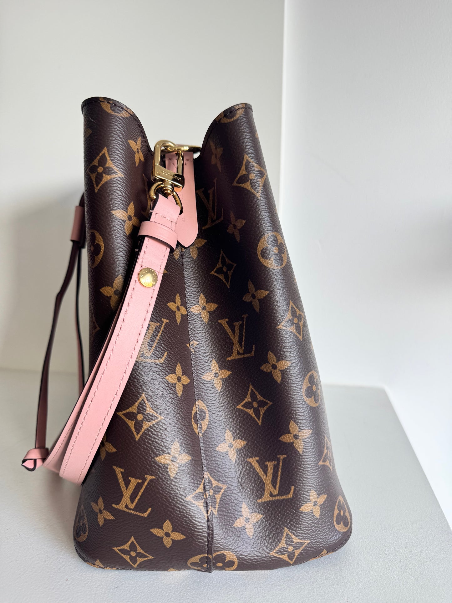Louis Vuitton NeoNoe MM bag