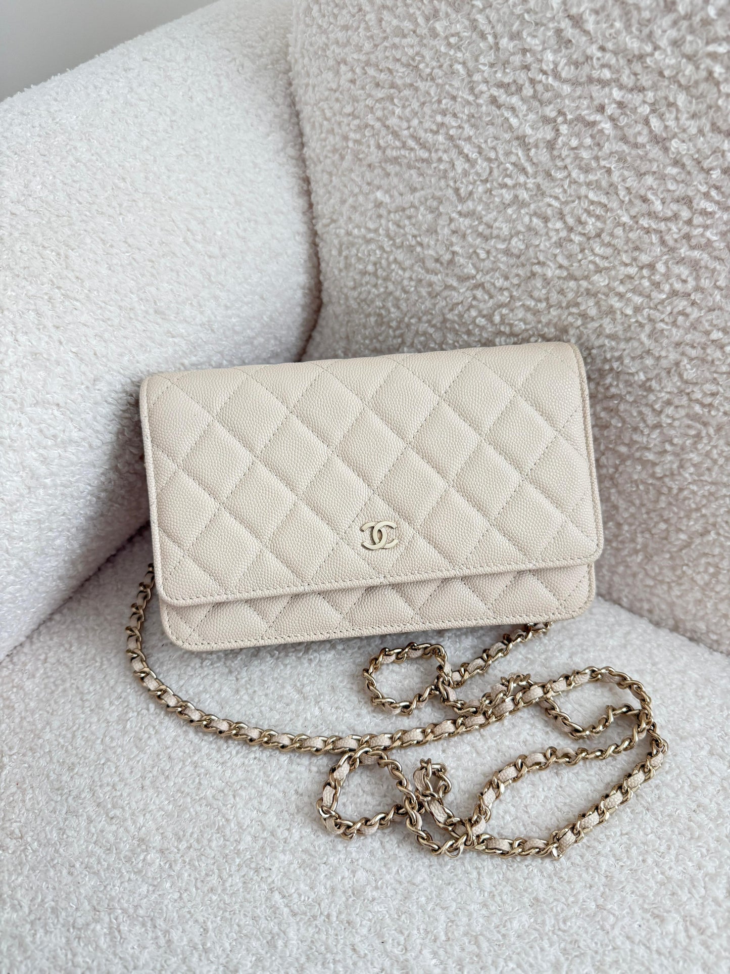 Chanel Caviar Waller On Chain Beige