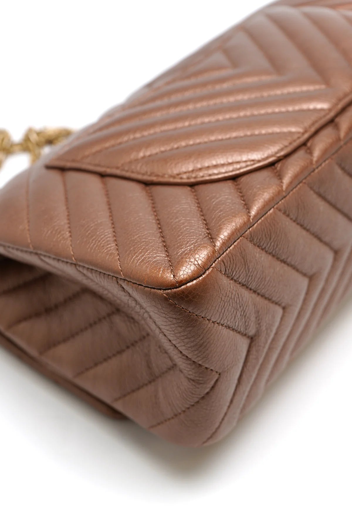 Chanel Metallic Calfskin Chevron Quilted 2.55 Reissue 226 Flap Gold