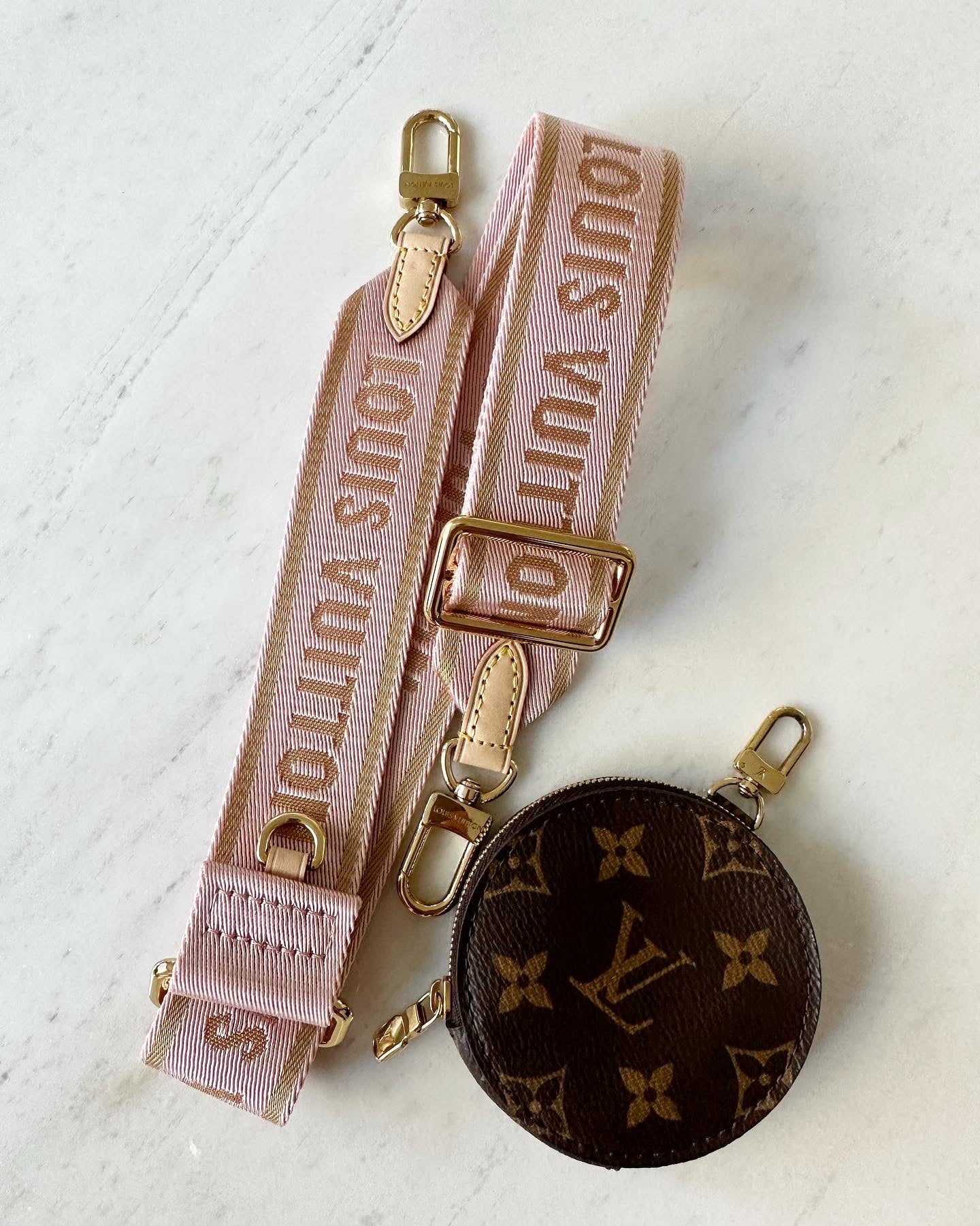 Louis Vuitton Multipochette Pink strap