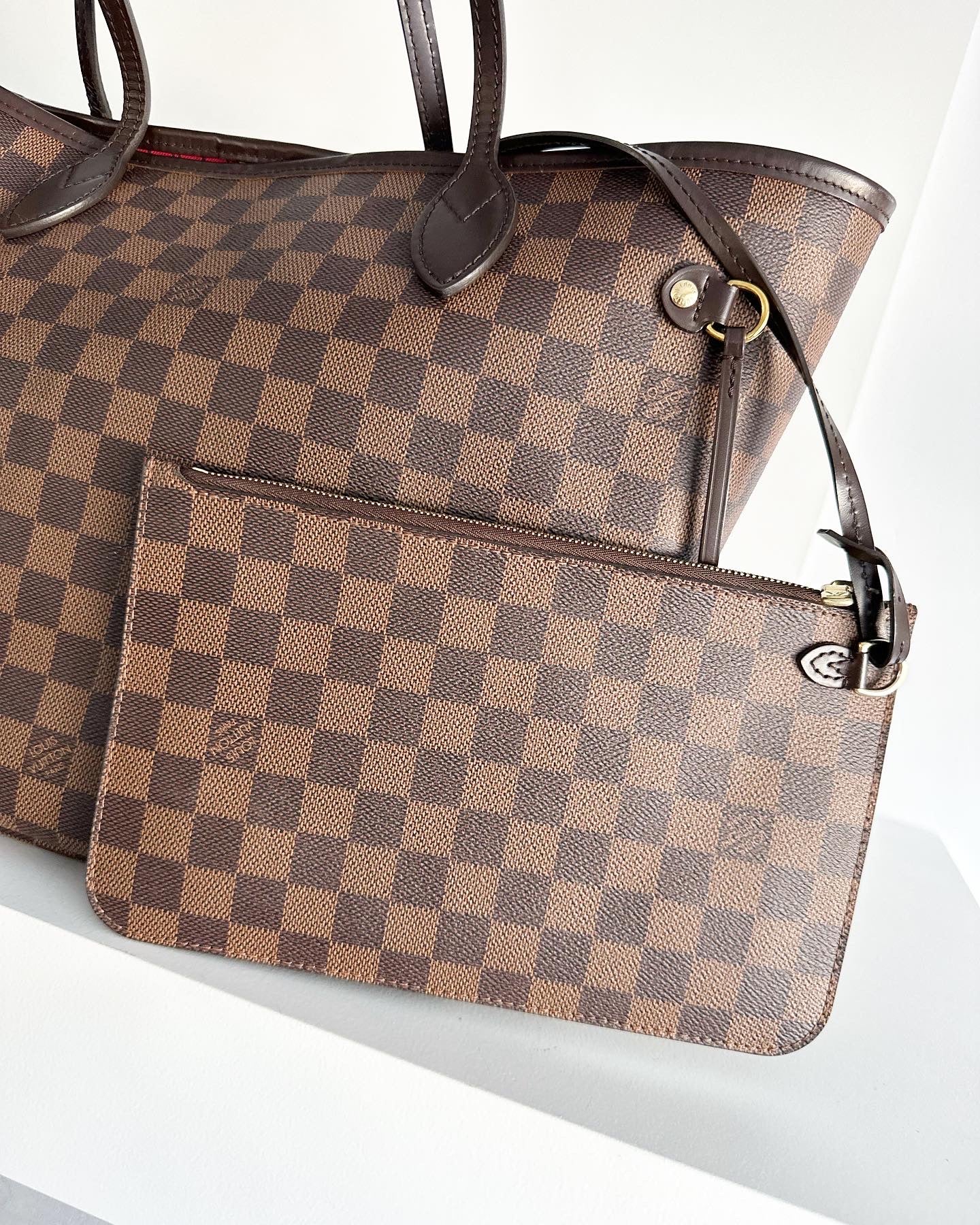 Louis Vuitton Neverfull MM with pouch