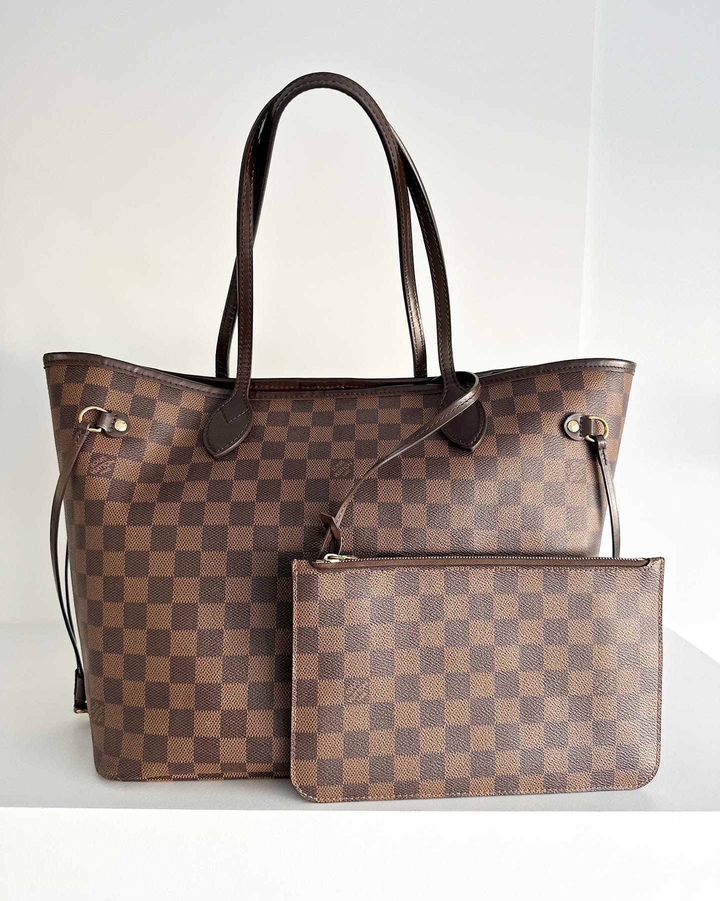 Louis Vuitton Neverfull MM with pouch