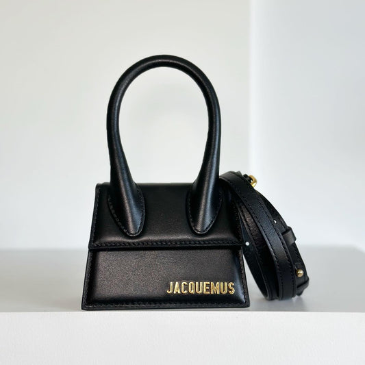 Jacquemus le chiquito bag. black